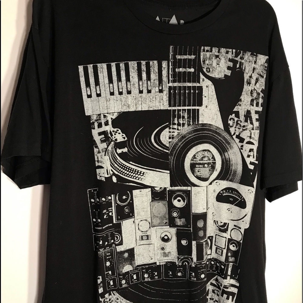 T shirt musical black